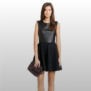 Diane Von Furstenberg Jeannie Two Leather Dress Size 4